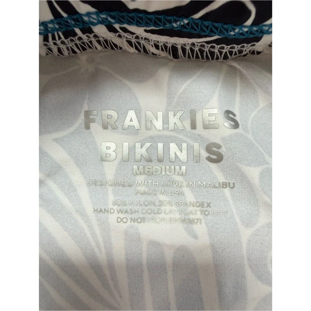 NWT Frankie’s Bikinis Nicole Floral Mini Skirt - Floral Burn Out Sz Medium